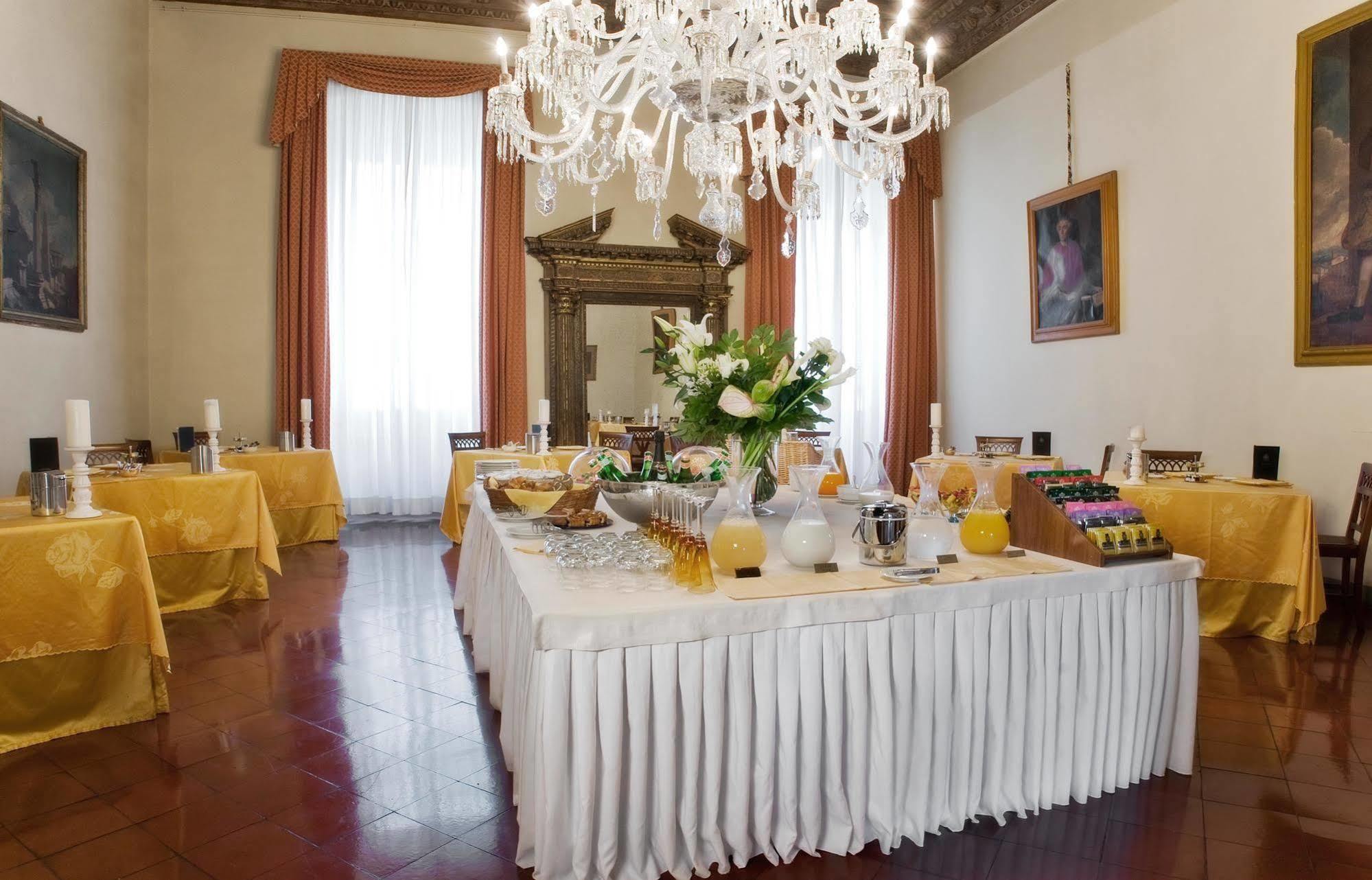 Palazzo Magnani Feroni, All Suite - Residenza D'Epoca Φλωρεντία Εστιατόριο φωτογραφία